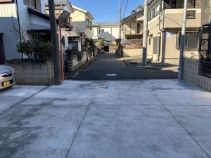 上尾市栄町、新築一戸建ての前面道路を含む現地写真画像です