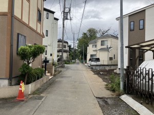 上尾市東町、新築一戸建ての前面道路を含む現地写真画像です