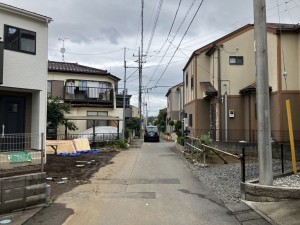 上尾市東町、新築一戸建ての前面道路を含む現地写真画像です