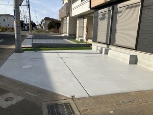 上尾市向山、新築一戸建ての駐車場画像です