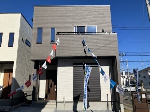 上尾市小泉、新築一戸建ての外観画像です