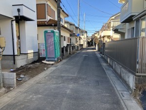 上尾市本町、新築一戸建ての前面道路を含む現地写真画像です