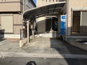 上尾市大字中新井、中古一戸建ての駐車場画像です