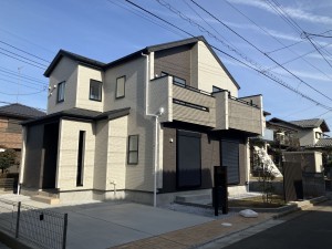 上尾市大字小泉、新築一戸建ての外観画像です