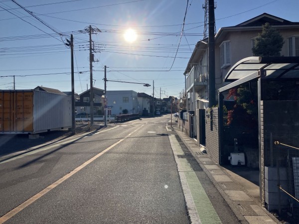 上尾市浅間台、新築一戸建ての前面道路を含む現地写真画像です