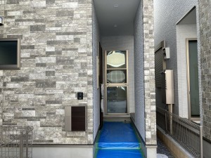 上尾市栄町、新築一戸建ての玄関画像です