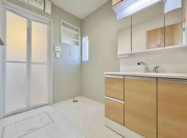 熊本市東区戸島、新築一戸建ての洗面画像です