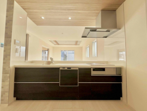 熊本市東区戸島、新築一戸建てのキッチン画像です