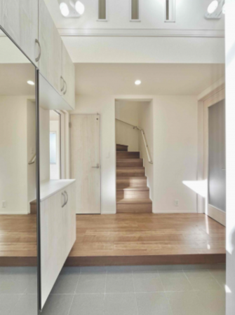 熊本市南区良町、新築一戸建ての玄関画像です