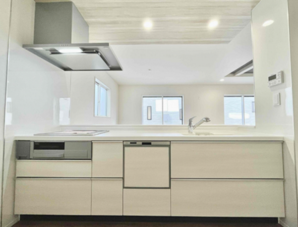 熊本市南区良町、新築一戸建てのキッチン画像です