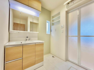 熊本市南区良町、新築一戸建ての洗面画像です