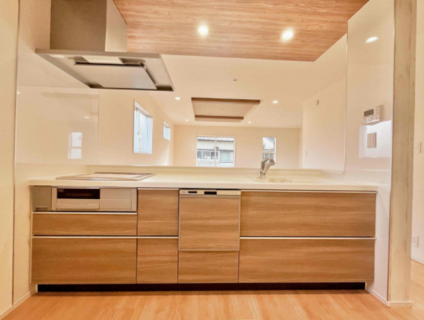 熊本市南区良町、新築一戸建てのキッチン画像です