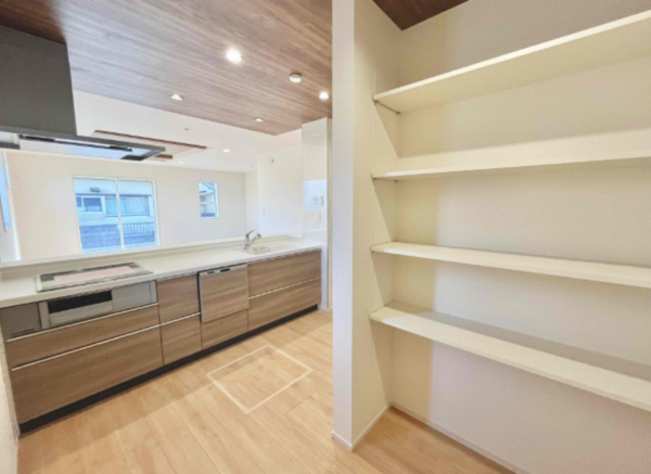 熊本市南区良町、新築一戸建てのキッチン画像です