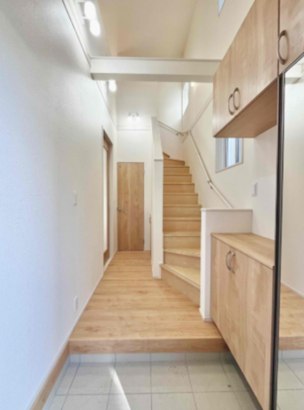 熊本市南区良町、新築一戸建ての玄関画像です