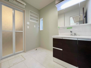 熊本市南区良町、新築一戸建ての洗面画像です