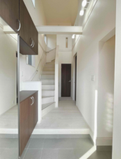 熊本市南区良町、新築一戸建ての玄関画像です