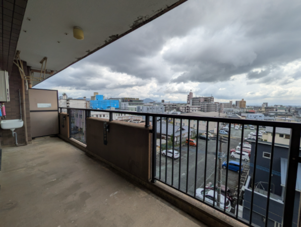 熊本市東区健軍本町、マンションのバルコニー画像です