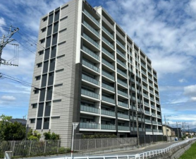 熊本市東区長嶺南、マンションの外観画像です