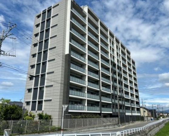 熊本市東区長嶺南、マンションの外観画像です