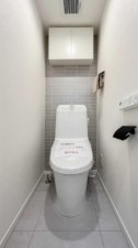 藤沢市鵠沼海岸、マンションのトイレ画像です
