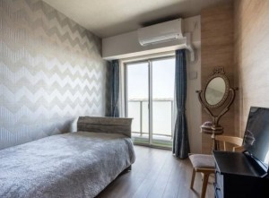 藤沢市鵠沼海岸、マンションの寝室画像です