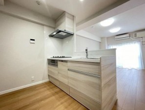 藤沢市羽鳥、マンションの画像です