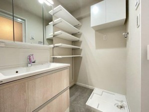 藤沢市羽鳥、マンションの画像です