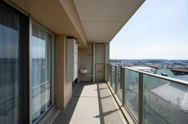 藤沢市藤が岡、マンションの画像です