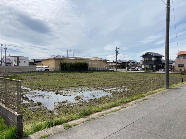 西尾市一色町味浜、土地の画像です