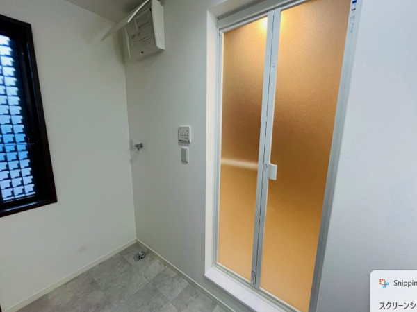 西尾市新渡場町、中古一戸建ての洗面画像です