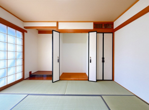 西尾市鵜ケ池町、中古一戸建ての居間画像です