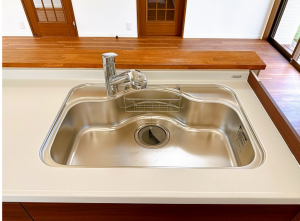 西尾市鵜ケ池町、中古一戸建てのキッチン画像です