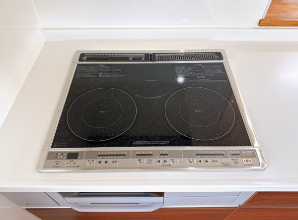 西尾市鵜ケ池町、中古一戸建てのキッチン画像です