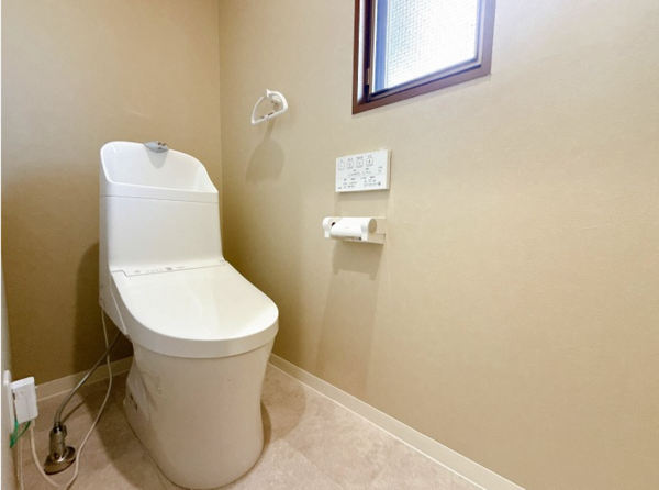 西尾市鵜ケ池町、中古一戸建てのトイレ画像です