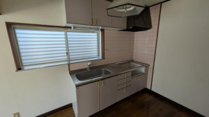 西尾市中畑町、中古一戸建てのキッチン画像です