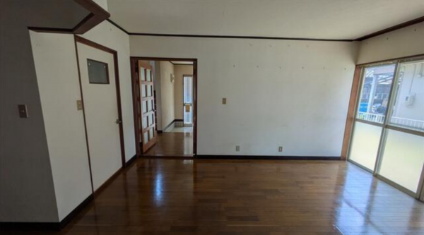 西尾市中畑町、中古一戸建ての居間画像です