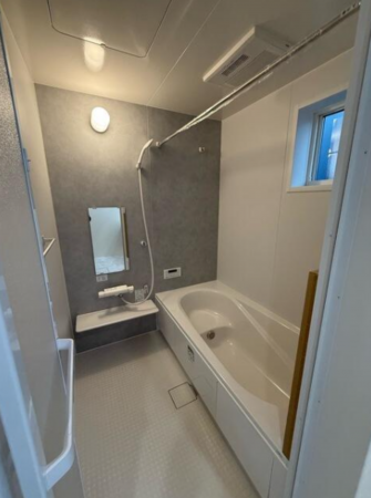 西尾市一色町野田、新築一戸建ての風呂画像です