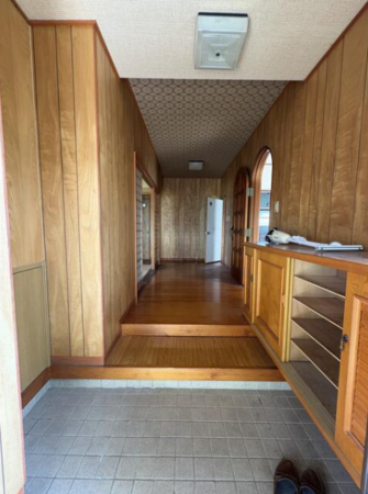 西尾市熊味町、中古一戸建ての玄関画像です