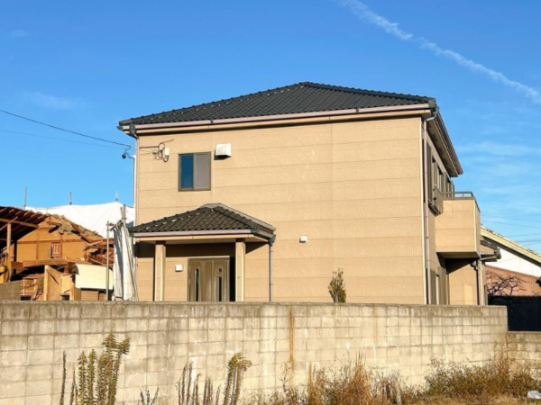 西尾市吉良町饗庭、中古一戸建ての外観画像です