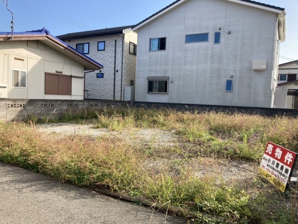 加古川市東神吉町出河原、土地の前面道路を含む現地写真画像です