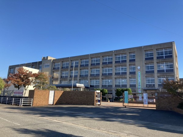 加古川市別府町新野辺北町、中古一戸建ての画像です