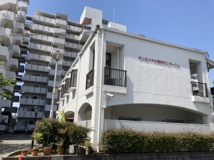 加古川市加古川町西河原、マンションの外観画像です