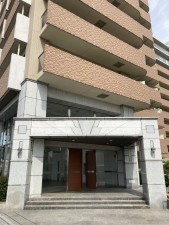 加古川市米田町平津、マンションの外観画像です