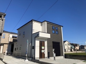 加古川市別府町新野辺北町、新築一戸建ての外観画像です