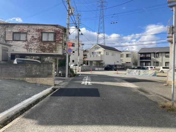 加古川市加古川町北在家、土地の前面道路を含む現地写真画像です