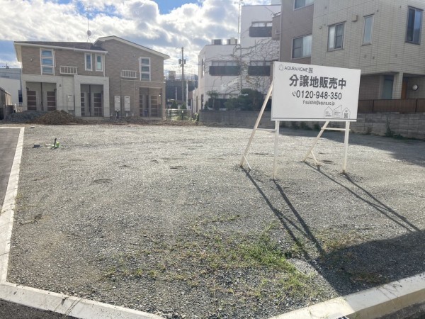 加古川市加古川町北在家、土地の前面道路を含む現地写真画像です