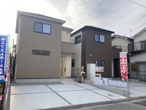 加古川市別府町新野辺北町、新築一戸建ての外観画像です