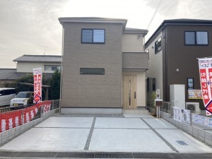 加古川市別府町新野辺北町、新築一戸建ての外観画像です