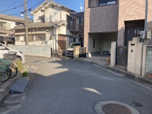 加古川市野口町野口、土地の前面道路を含む現地写真画像です
