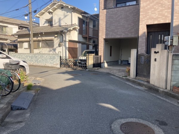 加古川市野口町野口、土地の前面道路を含む現地写真画像です